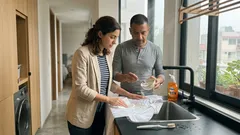 Cómo quitar manchas de aceite de la ropa sin arruinarla: guía rápida paso a paso