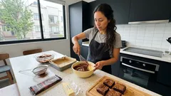 Brownie de chocolate sin harina: receta fudgy con costrita y centro húmedo